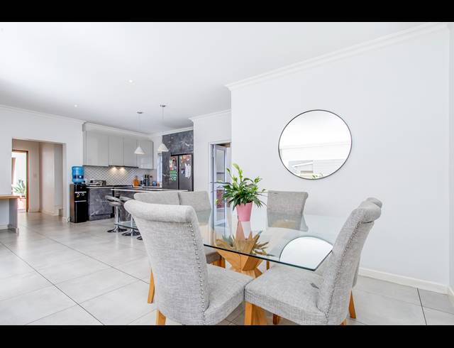 3 BEDROOM TOWNHOUSE FOR SALE IN DOUGLASDALE